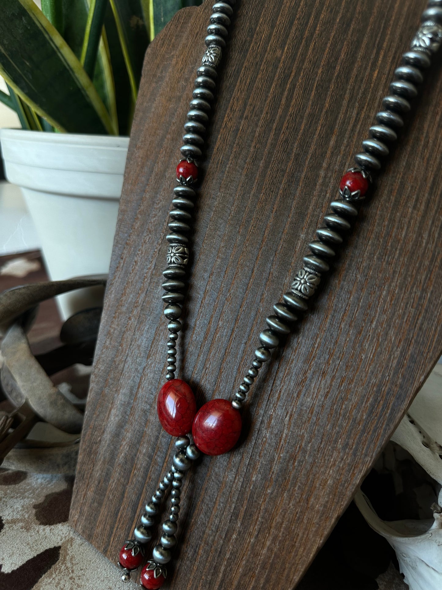 Red faux stoned necklace & faux pearl beads